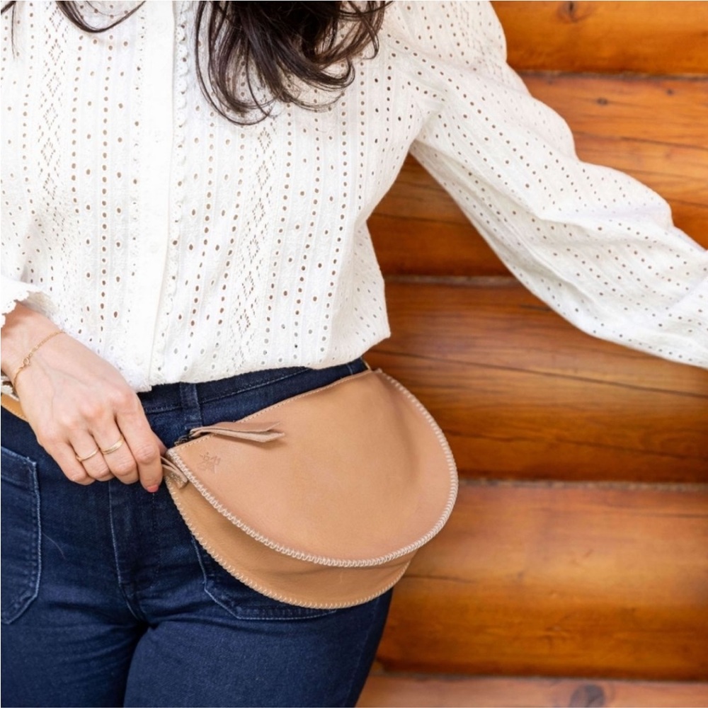 Lyons Leather Co Blush Bee and Seashell Wallet Set